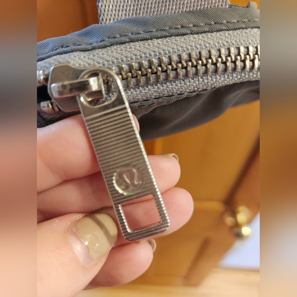 Lululemon Everywhere Belt Bag - Picture 5 of 5